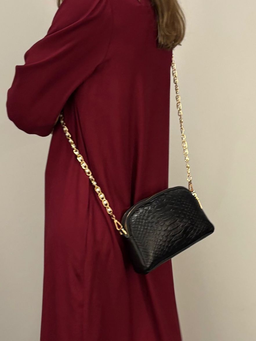 Skórzana mała torebka czarna ze złotym suwakiem krokodyl 100% skóra naturalna 