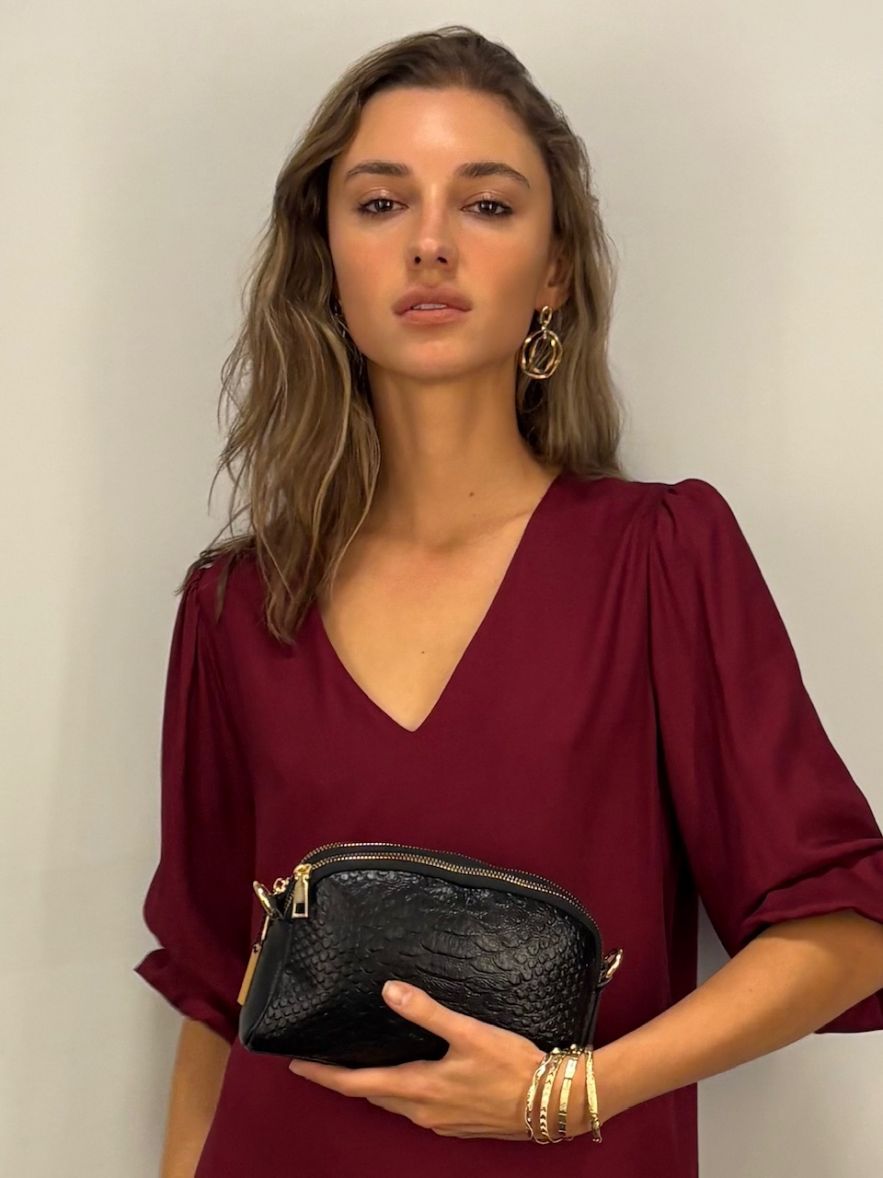 Skórzana mała torebka czarna ze złotym suwakiem krokodyl 100% skóra naturalna 