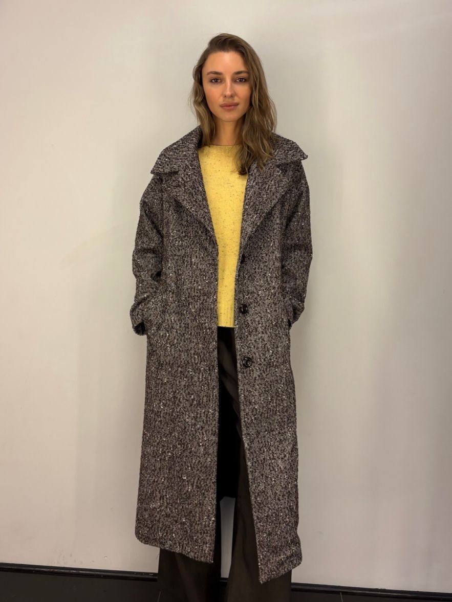 Wełniany oversize płaszcz kind of magic w jodełkę BUCLE brązowy