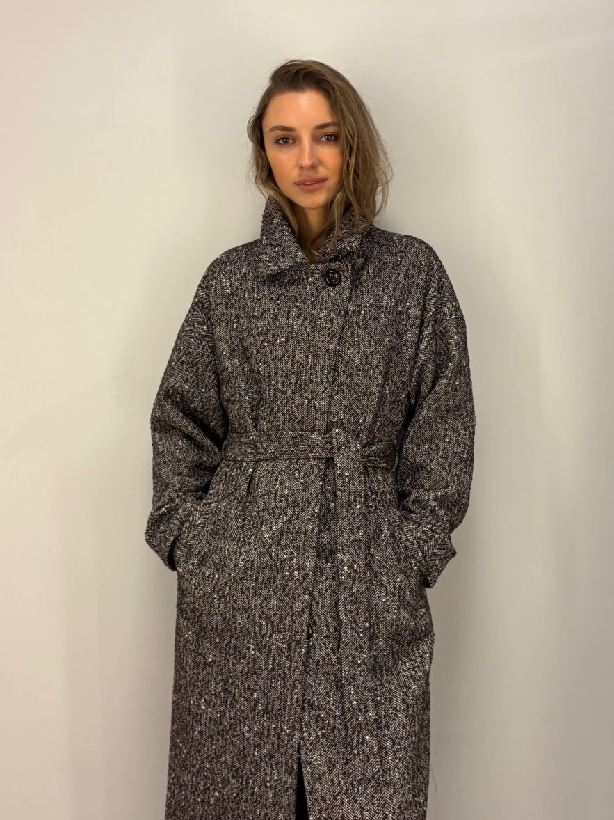 Wełniany oversize płaszcz kind of magic w jodełkę BUCLE brązowy