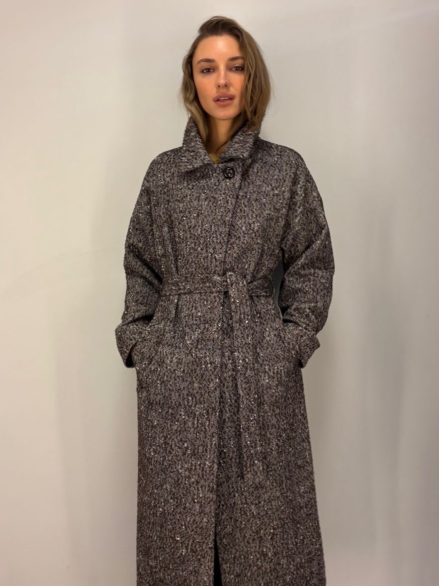 Wełniany oversize płaszcz kind of magic w jodełkę BUCLE brązowy