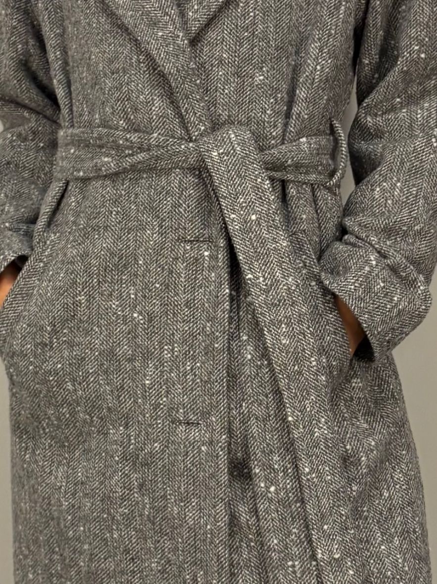 Płaszcz wełniany szara jodełka BUCLE - długi z paskiem