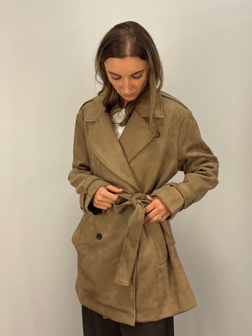 Zamszowy krótki płaszczyk kurtka szaro-khaki z paskiem WIOSNA 2026