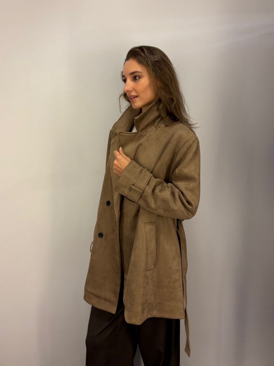 Zamszowy krótki płaszczyk kurtka szaro-khaki z paskiem WIOSNA 2026