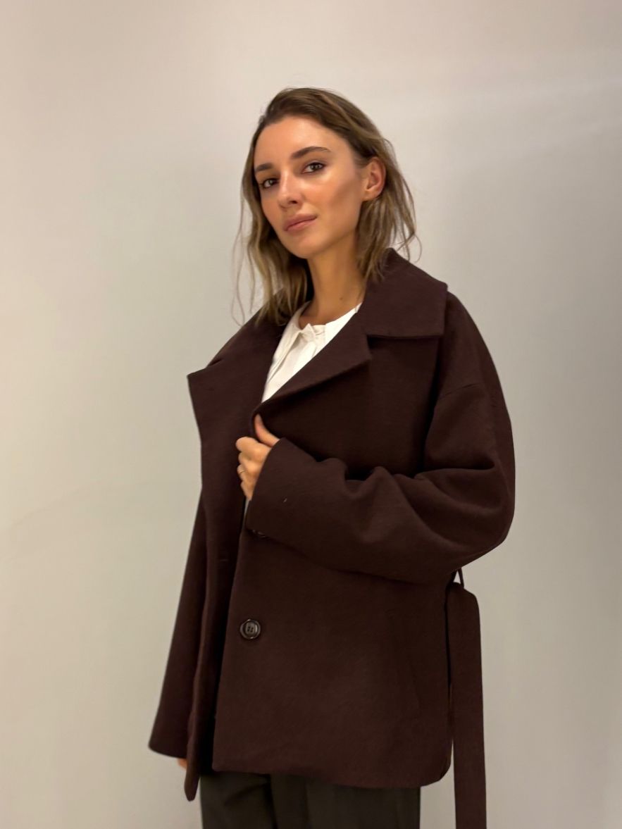 Wełniana czekoladowa kurtka krótki Płaszczyk w ciemnym burgundowym brązie 100% wełny z paskiem 