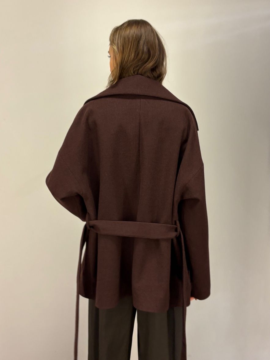 Wełniana czekoladowa kurtka krótki Płaszczyk w ciemnym burgundowym brązie 100% wełny z paskiem 