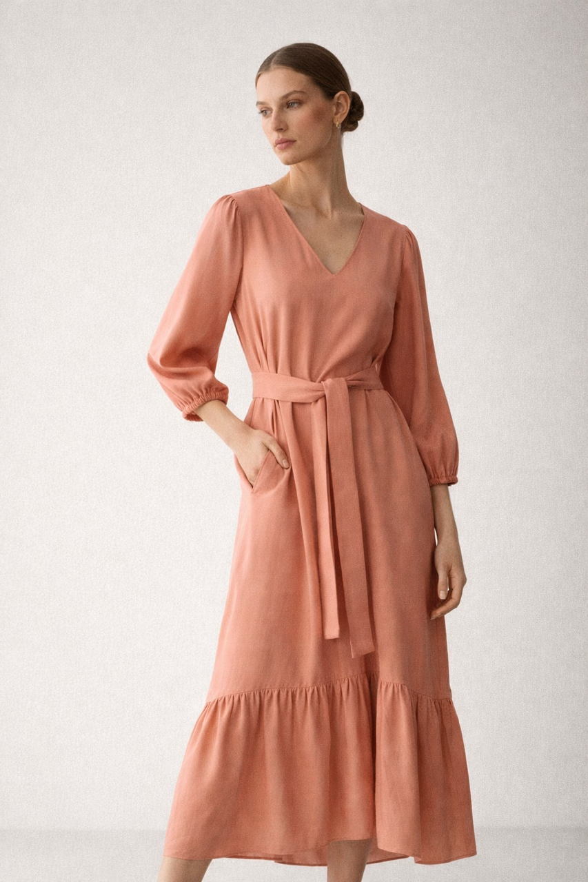 Wiskozowa sukienka Koral pomarańcz CELEBRATION z falbaną i paskiem