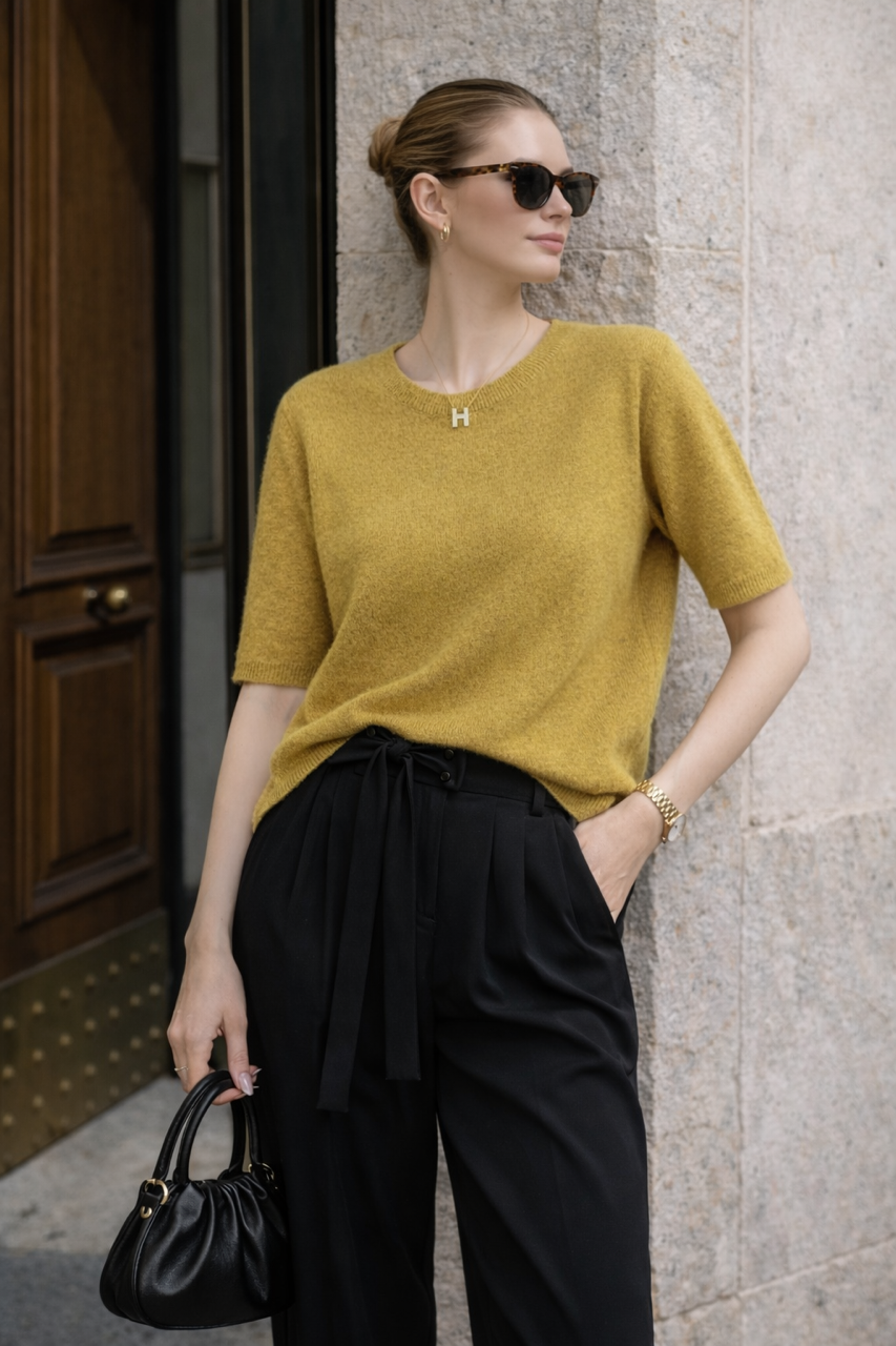 Wiskozowy sweter żółto musztardowy na krótki rękaw 