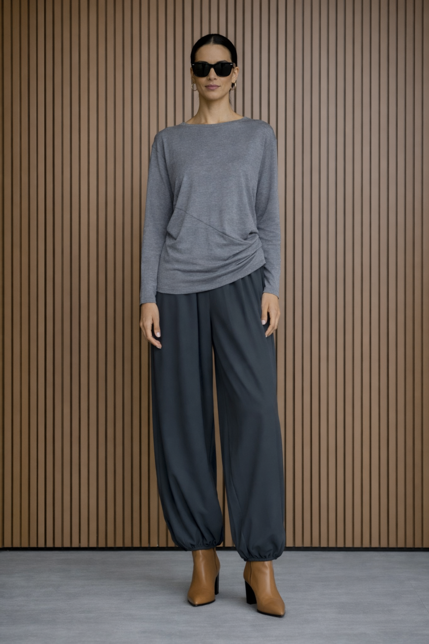 Dzianinowa bawełniana casualowa szara bluzka z długim rękawem z drapowaniem na boku