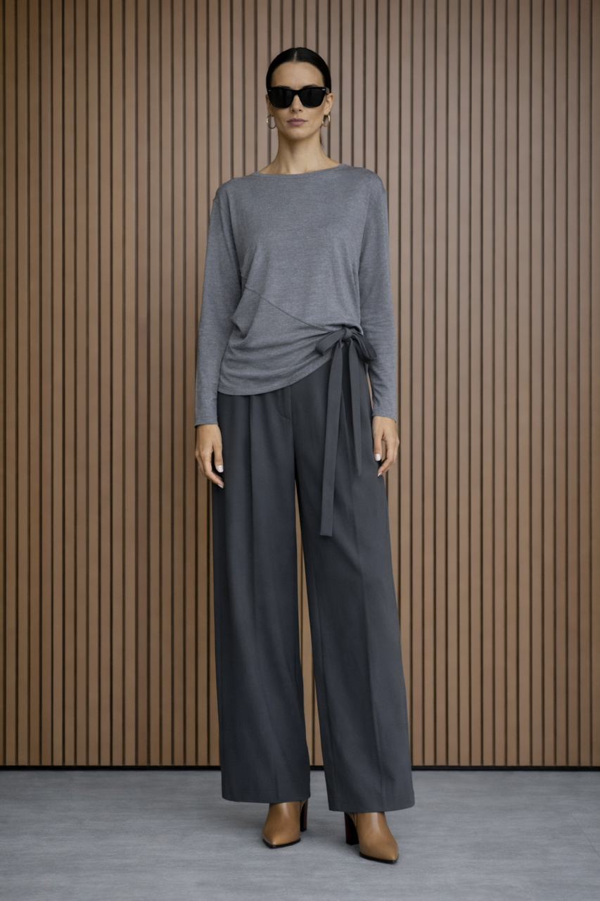 Dzianinowa bawełniana casualowa szara bluzka z długim rękawem z drapowaniem na boku