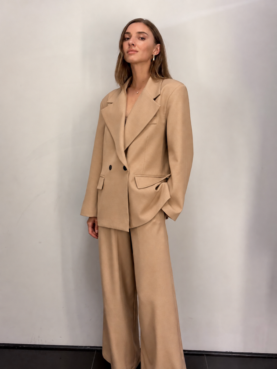 Garnitur camel beż oversize marynarka i luźne spodnie