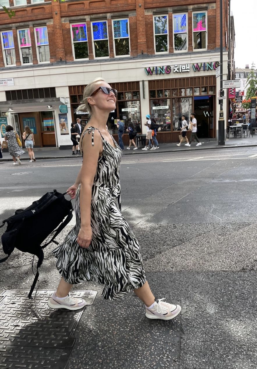 Wiskozowa Letnia Sukienka na ramiączkach w zielono białe fale print zebra