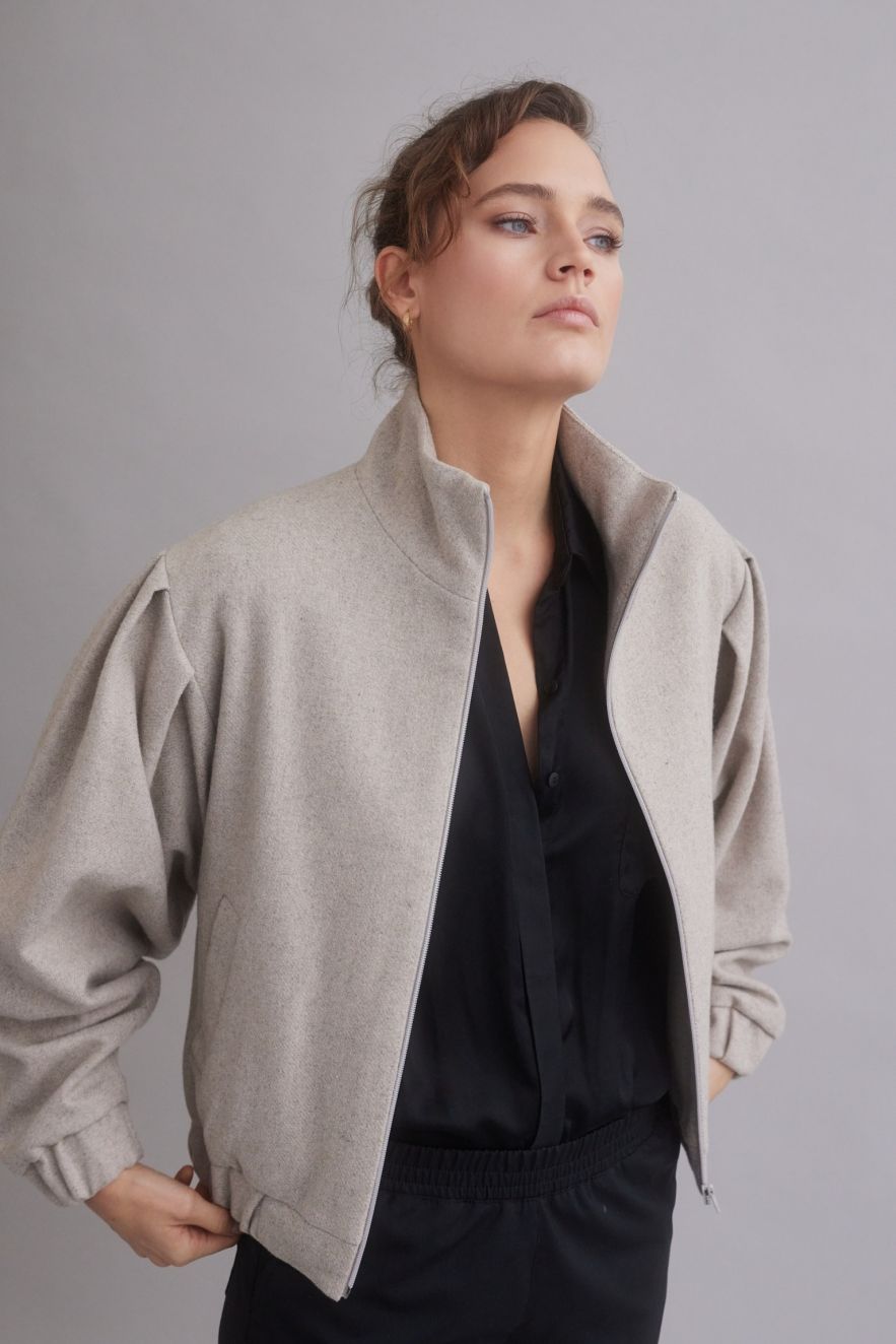 100% WEŁNIANA Kurtka BOMBER ASPEN LOOK melanżowy beż z bardzo szerokim rękawem bufką