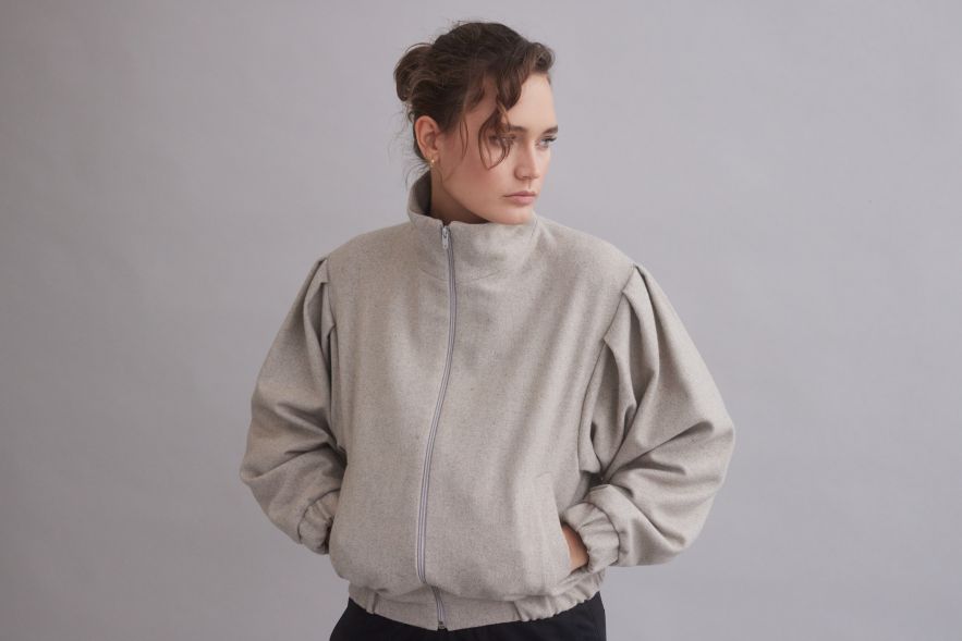 100% WEŁNIANA Kurtka BOMBER ASPEN LOOK melanżowy beż z bardzo szerokim rękawem bufką