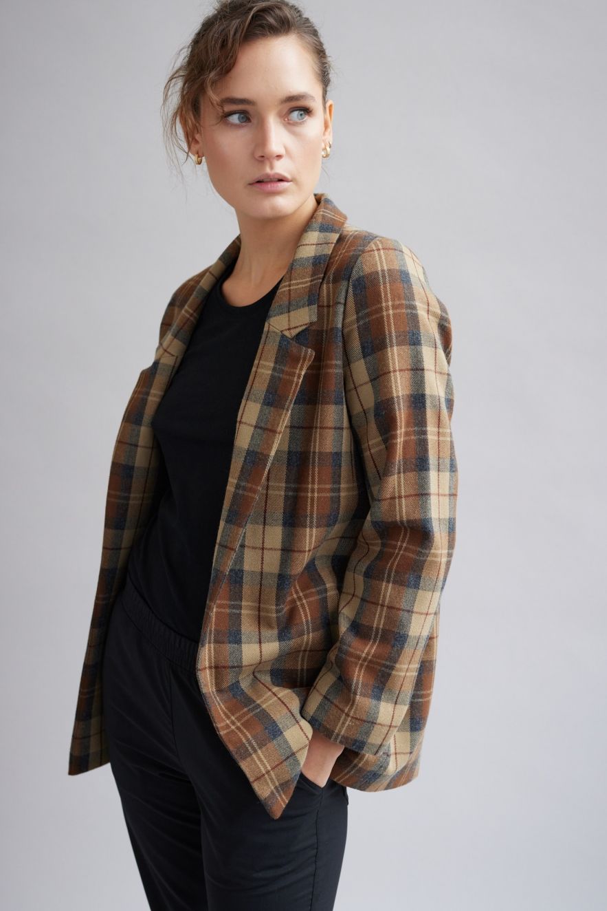 wełniana luźna niezapinana Marynarka 100% wełny w kratę rudawo brązową Loose & Elegance