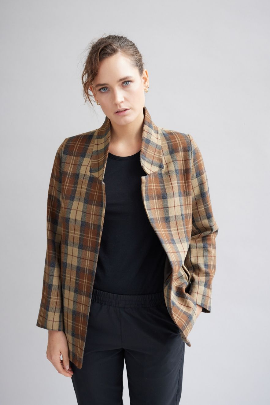 wełniana luźna niezapinana Marynarka 100% wełny w kratę rudawo brązową Loose & Elegance