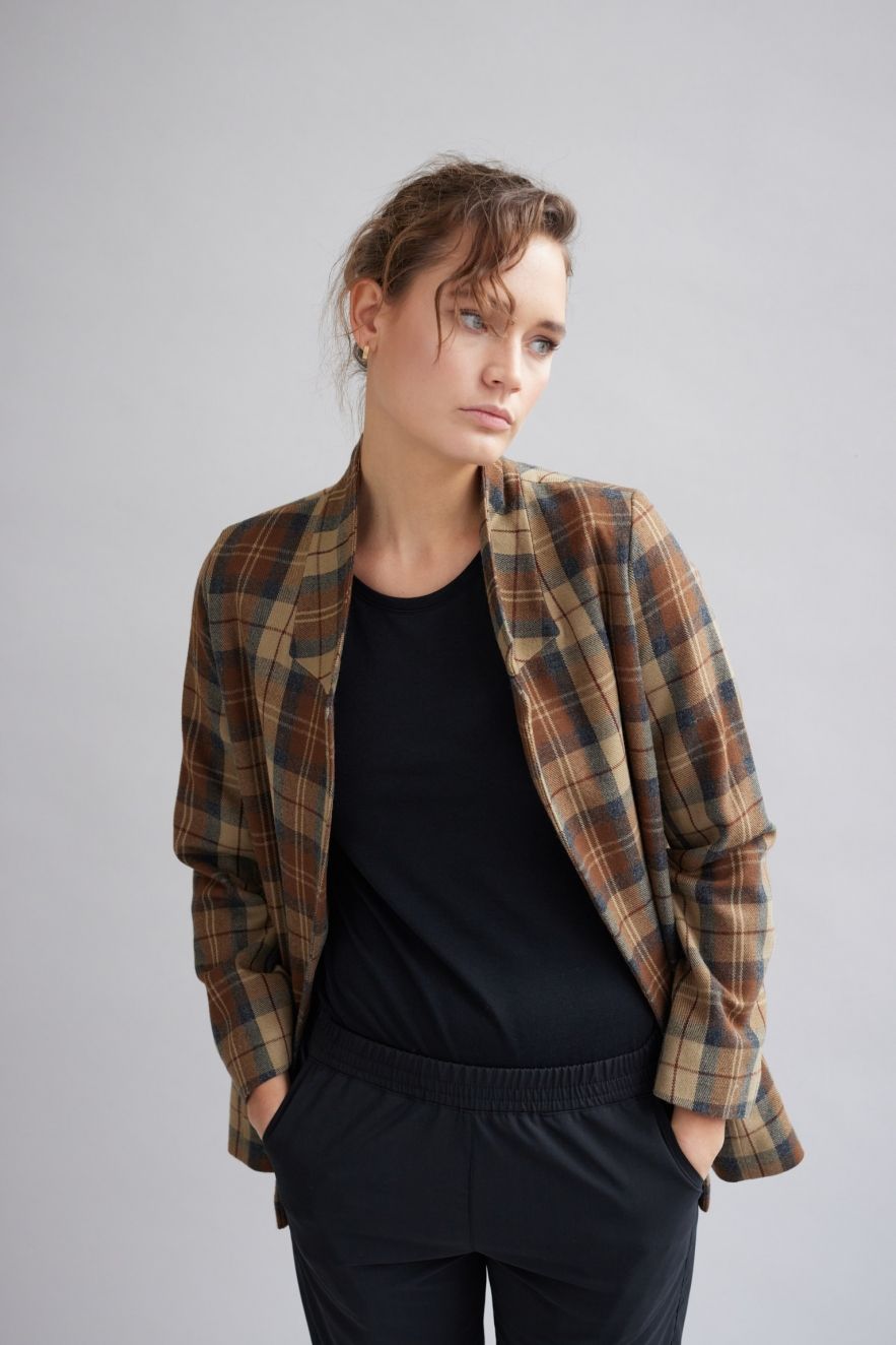 wełniana luźna niezapinana Marynarka 100% wełny w kratę rudawo brązową Loose & Elegance