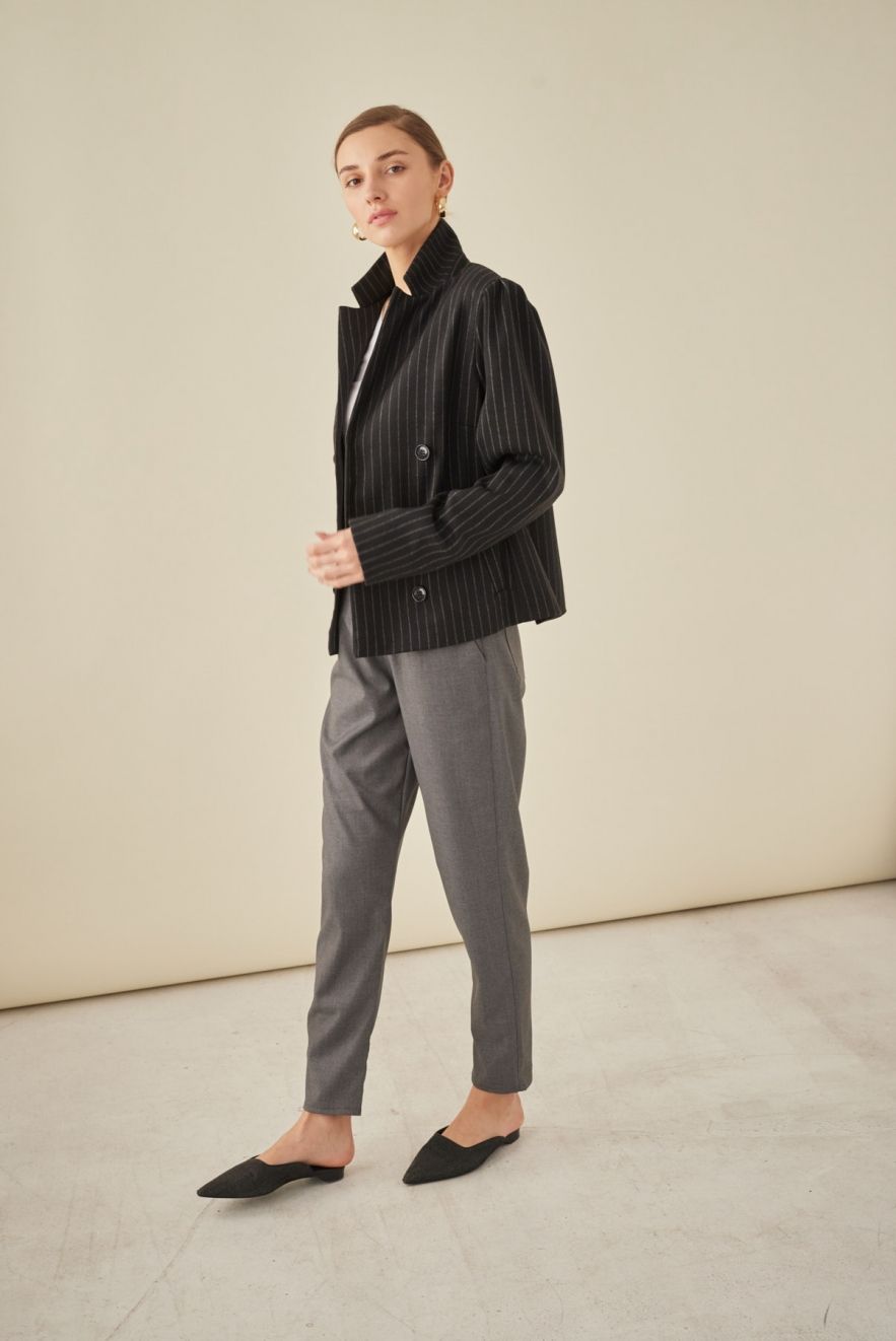 Czarna Wełniana Marynarka 100% wełny w białe paski z bufkami