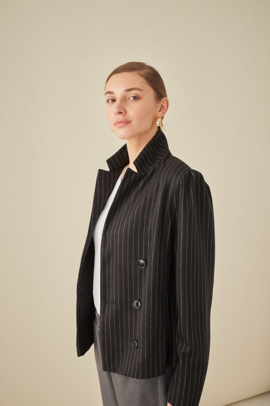 Czarna Wełniana Marynarka 100% wełny w białe paski z bufkami